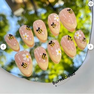 BurntCloudNails Honey and Bees French Tips Press on Nails Set - XS
